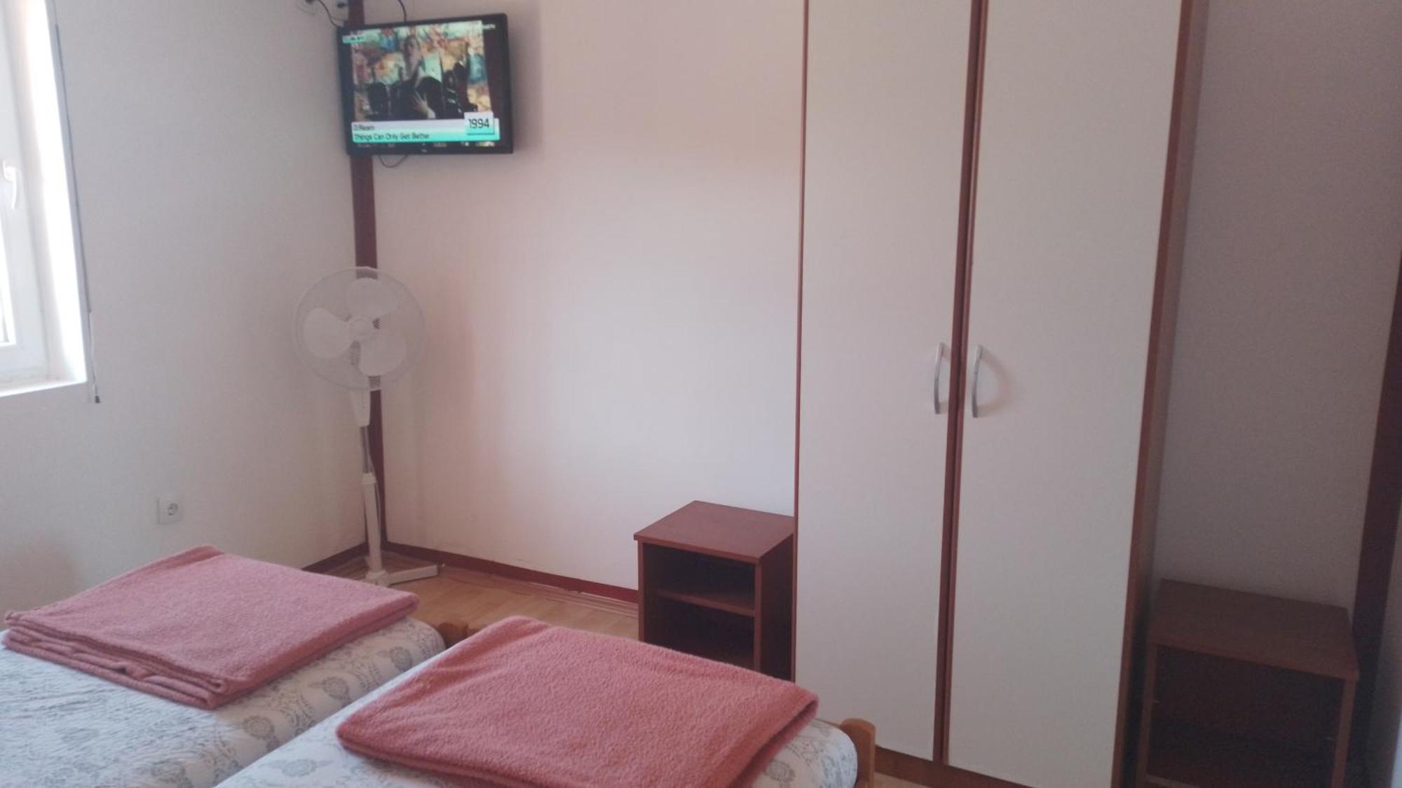 Red Apartman Trebinje Ngoại thất bức ảnh