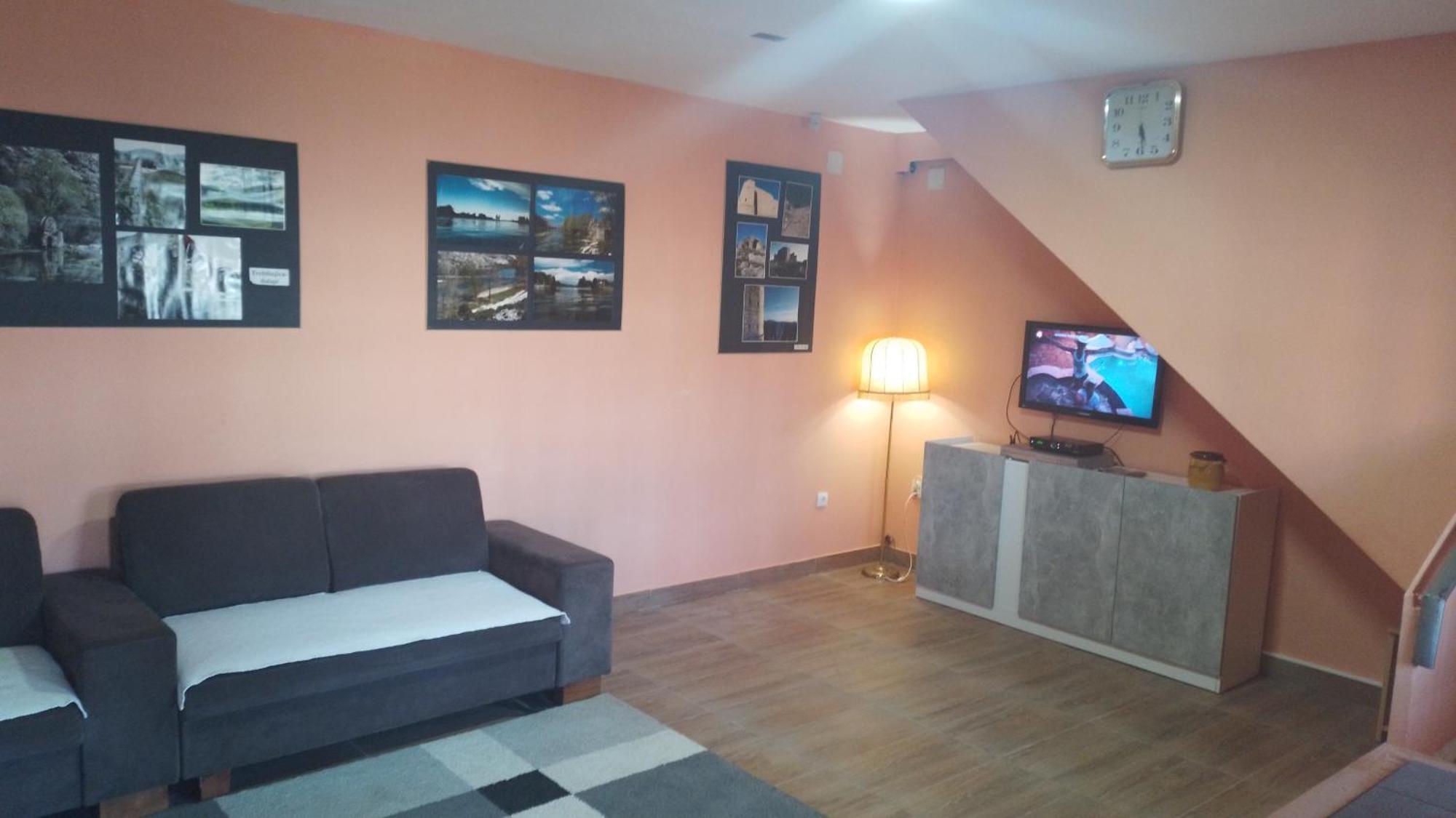 Red Apartman Trebinje Ngoại thất bức ảnh